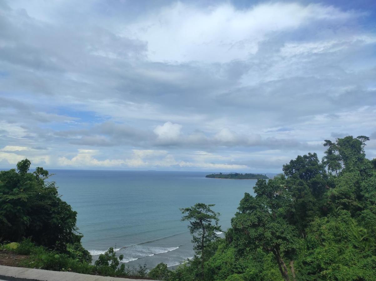 Taluk BatungAir Manis Secret Surfcampアパートメント エクステリア 写真