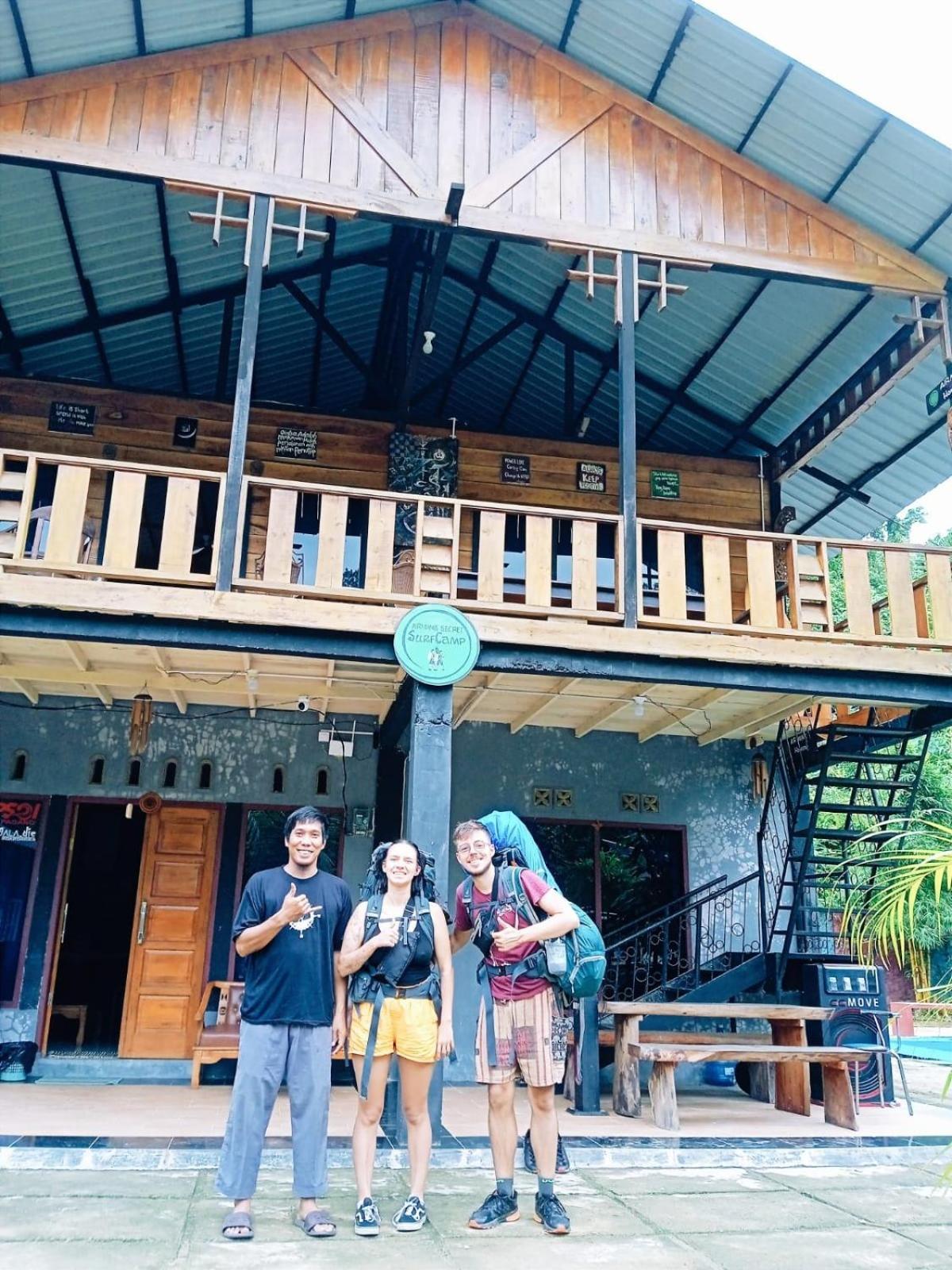 Taluk BatungAir Manis Secret Surfcampアパートメント エクステリア 写真