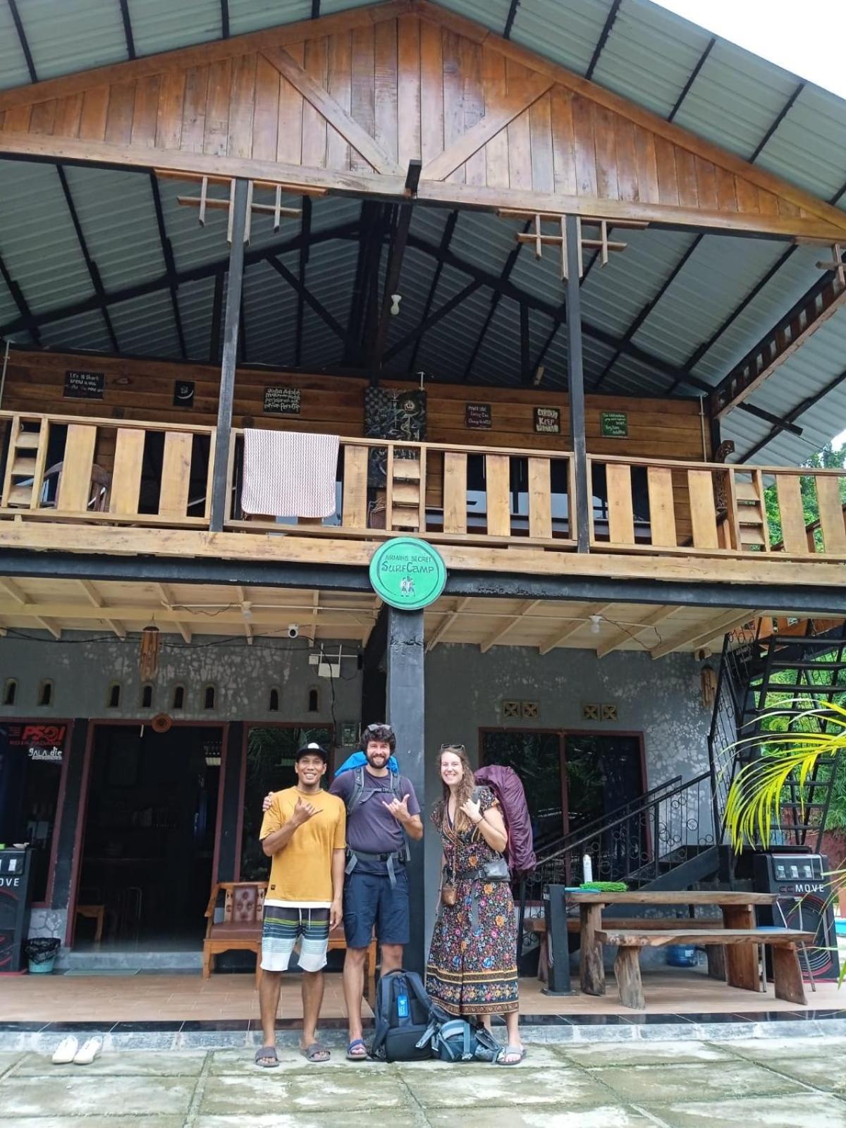Taluk BatungAir Manis Secret Surfcampアパートメント エクステリア 写真