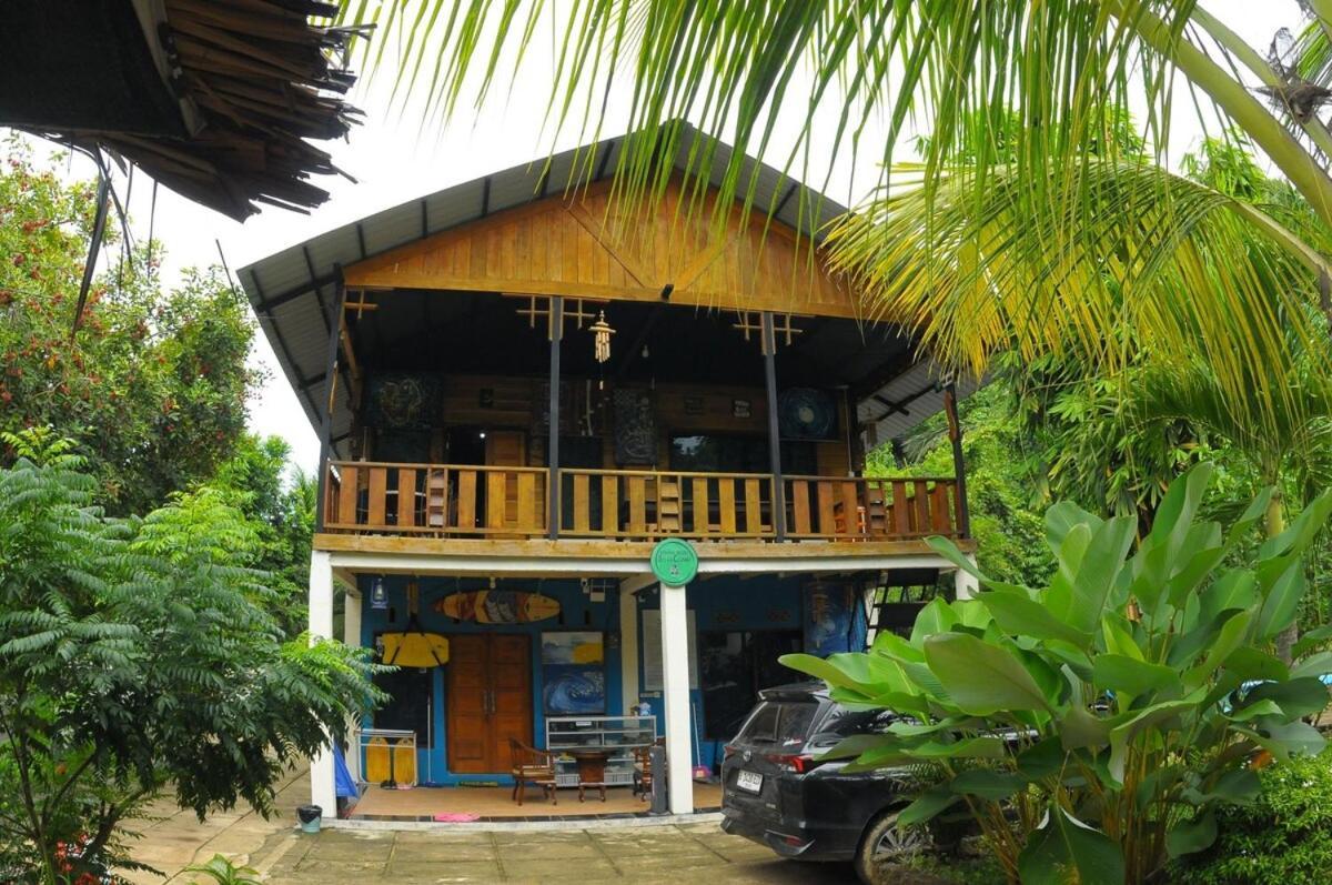 Taluk BatungAir Manis Secret Surfcampアパートメント エクステリア 写真