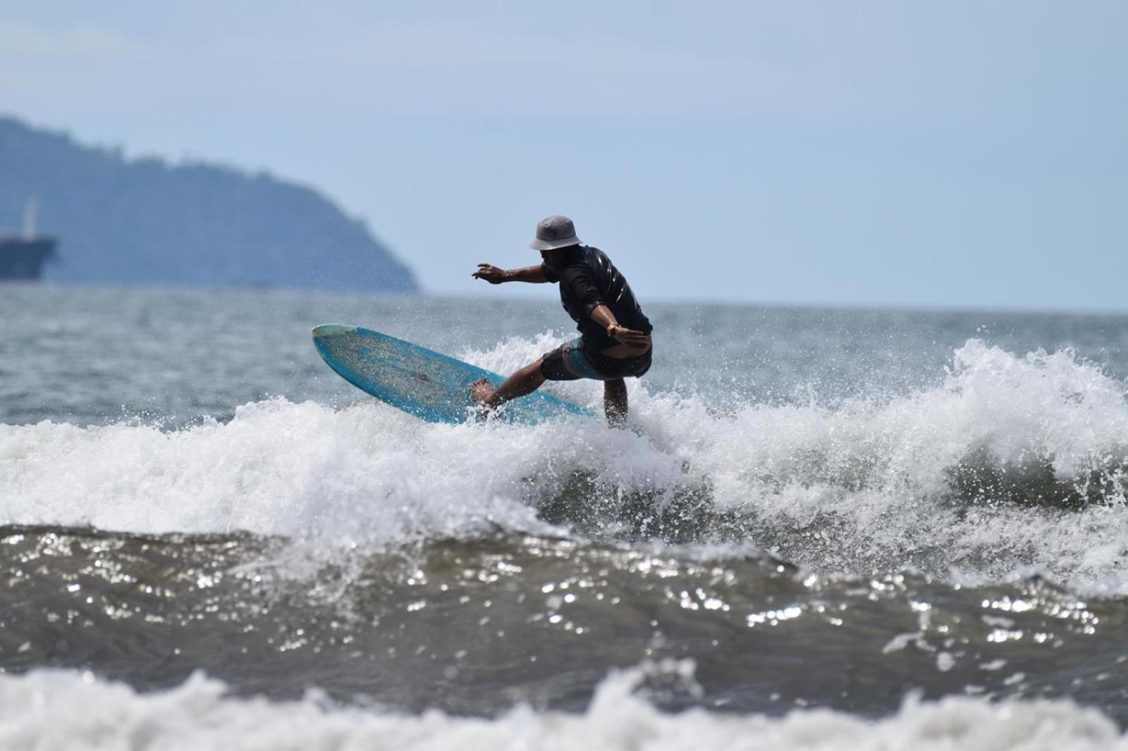 Taluk BatungAir Manis Secret Surfcampアパートメント エクステリア 写真